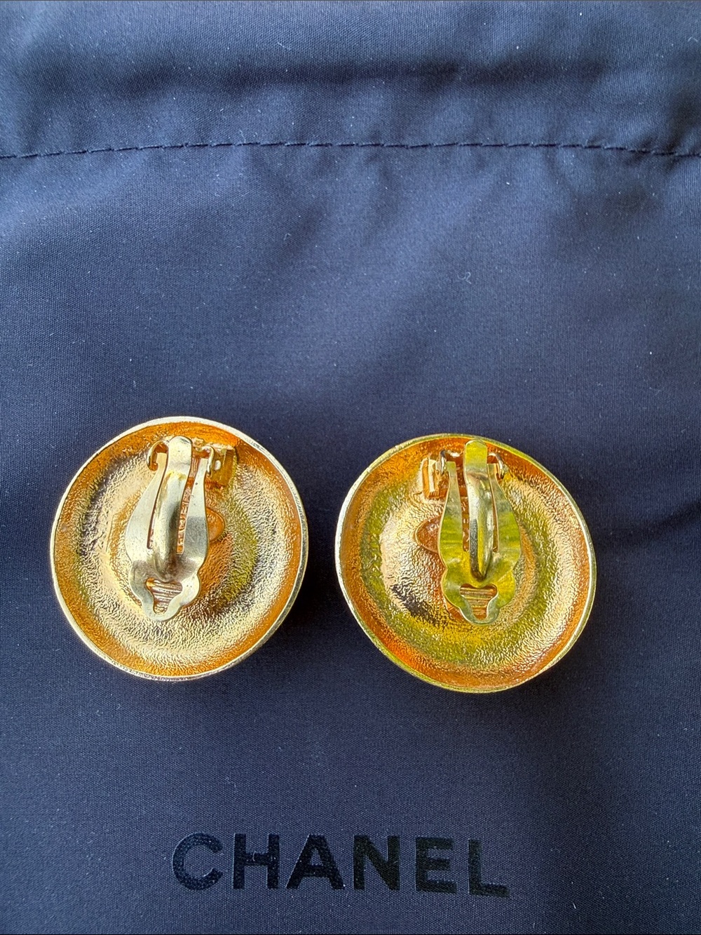 CHANEL Gold and Brown Button Earrings with Tiger's Eye Centers - Picture 3 of 9